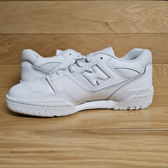 New Balance 550 Triple White Womens Shoe Sneaker BBW550WW - Picture 8 of 16